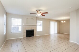 11322 W Loren Ln, Unit 4 in Peoria, AZ - Building Photo - Building Photo