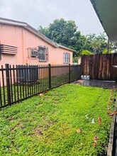 6975 W 10th Ct in Hialeah, FL - Building Photo - Building Photo