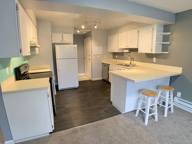 3121 W Hood Ave in Kennewick, WA - Foto de edificio - Building Photo