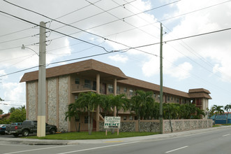 Las Palmas Apartments in Miami, FL - Building Photo - Building Photo