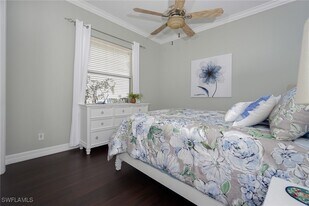 4248 Kensington High St in Naples, FL - Building Photo