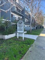 The Eagle Apartments in Redondo Beach, CA - Building Photo