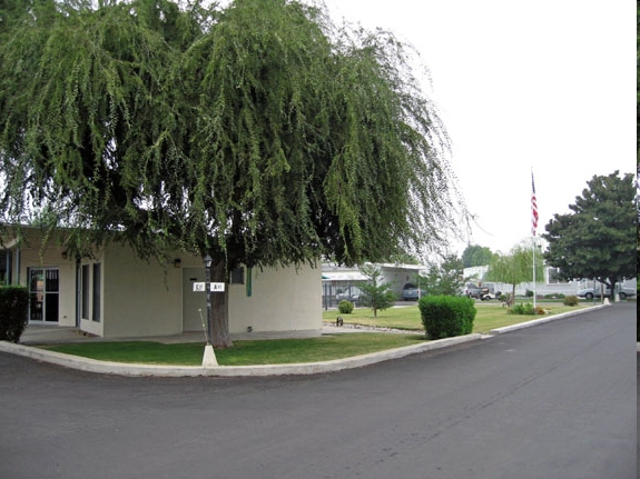 Goldstar Mobile Estates in Visalia, CA - Building Photo - Building Photo