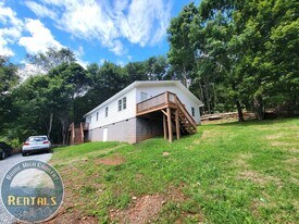 427 Sugarloaf Rd in Boone, NC - Building Photo