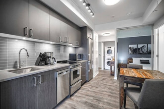 7 Grosvenor St in Toronto, ON - Building Photo - Building Photo