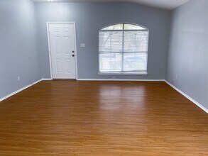 1004 Stacia's Way in Pflugerville, TX - Building Photo - Building Photo
