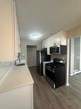 121 W 63rd St in Westmont, IL - Building Photo - Building Photo