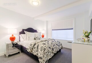 170 E 77th St-Unit -: 2A in New York, NY - Building Photo - Building Photo