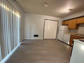 4323 N Commercial Ave, Unit 4323 in Portland, OR - Foto de edificio - Building Photo