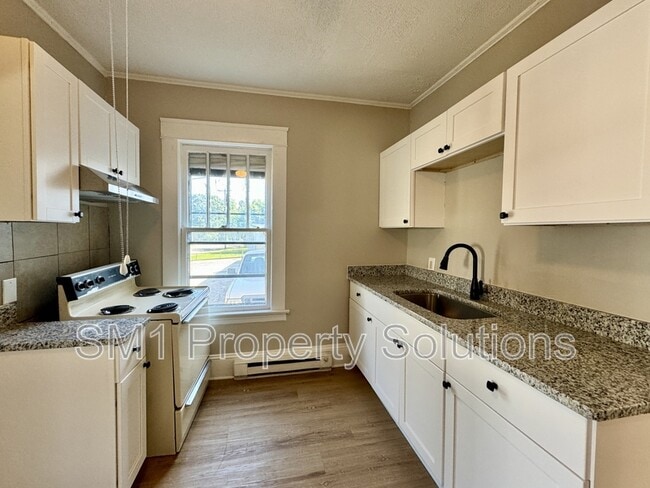 702 Silver Ave in Greensboro, NC - Building Photo - Building Photo