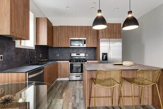 820 E Irving Park Rd in Roselle, IL - Building Photo - Building Photo