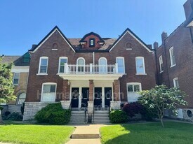 4738 Olive St in St. Louis, MO - Building Photo