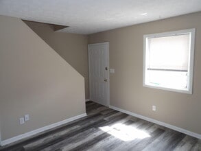 432 Harrodsburg Ln in Frankfort, KY - Building Photo - Building Photo