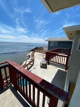 6705 Del Playa Dr in Goleta, CA - Building Photo - Building Photo