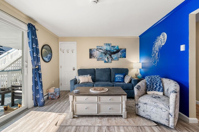 8 Duston Ave in Hampton, NH - Building Photo - Building Photo