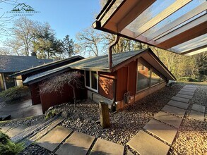 1808 E 28th Ave in Eugene, OR - Building Photo - Building Photo