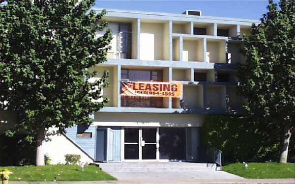 Oxnard Apartments in Van Nuys, CA - Foto de edificio - Building Photo