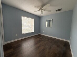 7801 Brisbane Ct in New Port Richey, FL - Building Photo - Building Photo