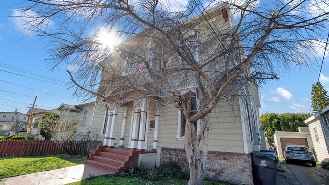 property at 3014 Encinal Ave