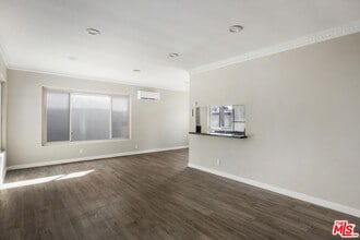 925 N Curson Ave in West Hollywood, CA - Building Photo - Building Photo