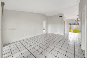 11959 SW 110th St Cir S in Miami, FL - Building Photo - Building Photo