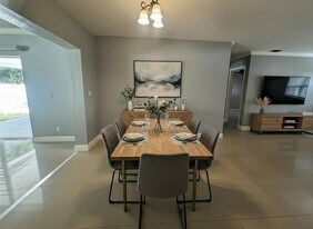 6881 SW 6th St in Pembroke Pines, FL - Building Photo