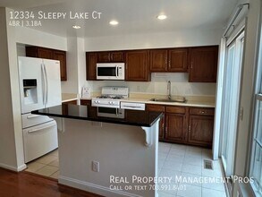 12334 Sleepy Lake Ct in Fairfax, VA - Building Photo - Building Photo