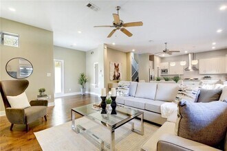2700 Cherry Ln in Austin, TX - Building Photo - Building Photo
