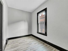 3620 E 63rd St, Unit Back unit in Cleveland, OH - Foto de edificio - Building Photo