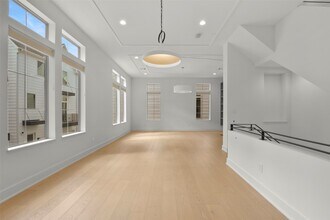 1247 Peden St in Houston, TX - Building Photo - Building Photo