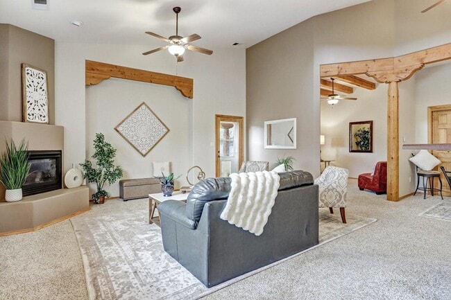 115 Espinosa Rd in Corrales, NM - Building Photo - Building Photo