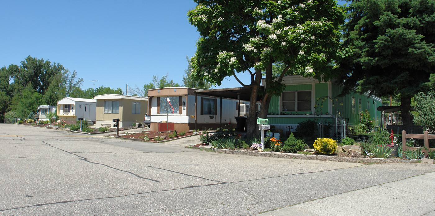 200 E 40th St in Garden City, ID - Building Photo