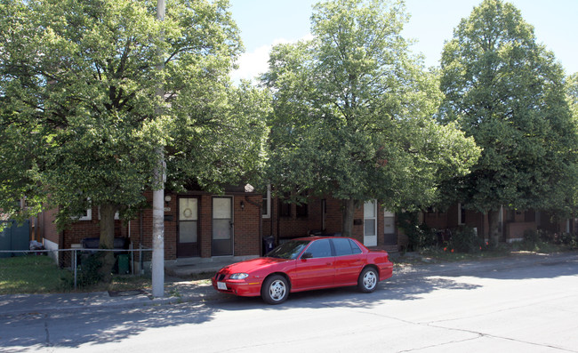 425-435 Melita Cres in Toronto, ON - Building Photo - Primary Photo