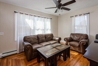 24 Chaplin St in Pawtucket, RI - Foto de edificio - Building Photo