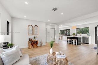 5933 SW 61st Ave in South Miami, FL - Building Photo - Building Photo