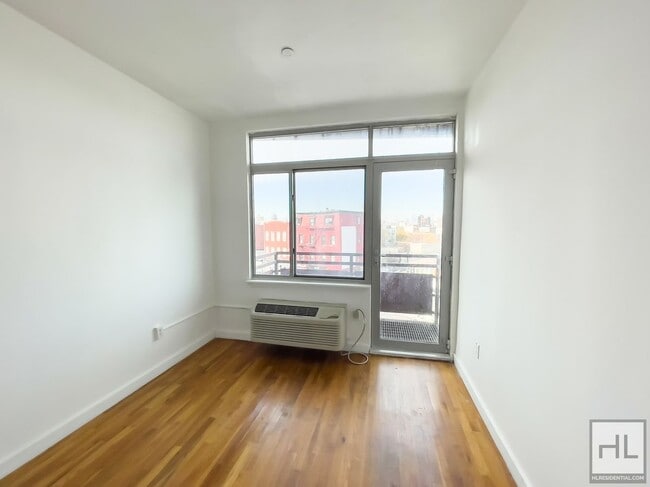 NOLL STREET / Spacious 2 Bed 1-Bath / No Fee