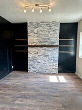 670 Middle Ave, Unit B First Floor in Wilmerding, PA - Foto de edificio - Building Photo