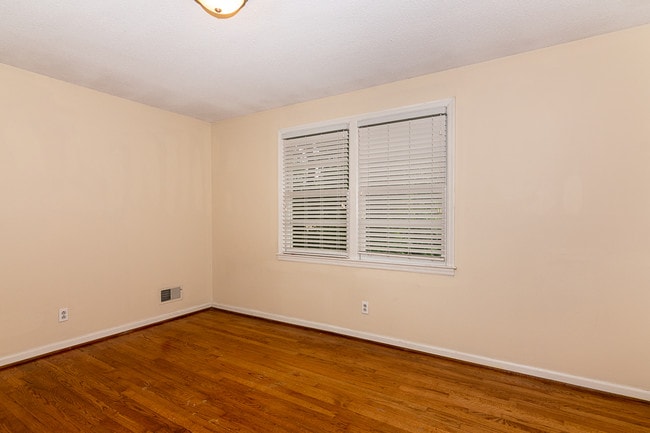 704 S Maple St in Columbia, SC - Foto de edificio - Interior Photo
