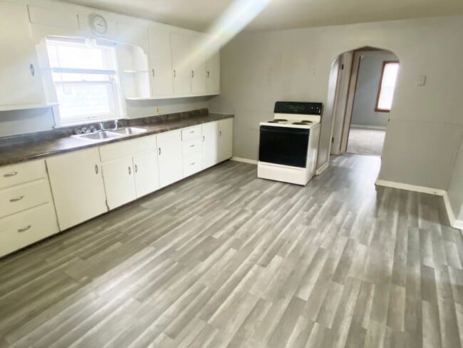 1704 Merrill Ave in Wausau, WI - Building Photo - Building Photo