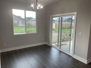 4414 S Mt Carmel St in Wichita, KS - Building Photo - Building Photo