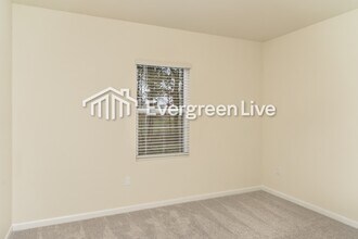 169 Snowdrop Ave in La Vergne, TN - Building Photo - Building Photo