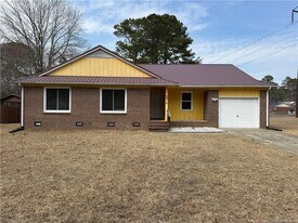 6814 Foxton Ct in Fayetteville, NC - Building Photo