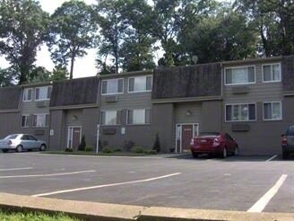 Nature View Apartments in Canton, OH - Foto de edificio - Building Photo