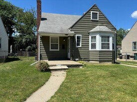 581 Flowerdale St in Ferndale, MI - Building Photo