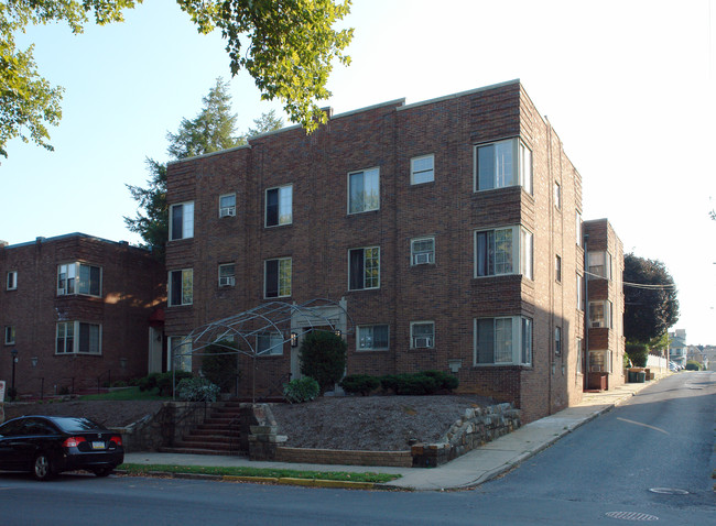 The Sebring Apartments in Allentown, PA - Building Photo - Building Photo