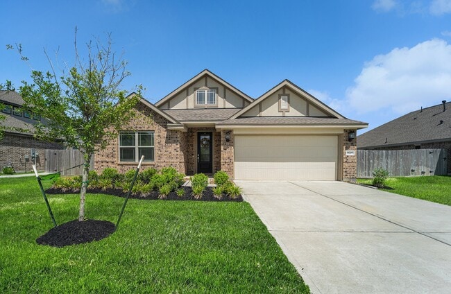 property at 15207 Lakewood Ave
