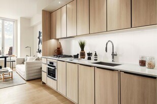 280 W 24th St, Unit 6 H in New York, NY - Building Photo