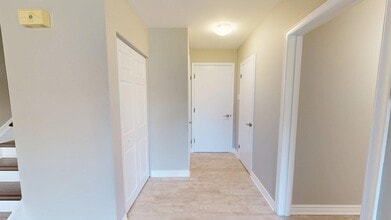 1220 Royal York Rd in London, ON - Building Photo - Building Photo