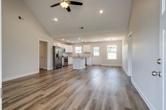 644 S Tunnel Rd in Gallatin, TN - Foto de edificio - Building Photo