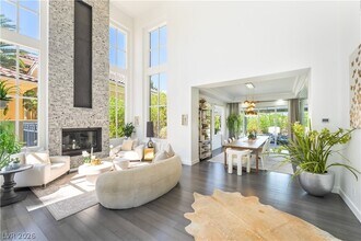 9040 Thornbury Ln in Las Vegas, NV - Building Photo - Building Photo